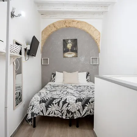 Dimora Il Solstizio - Sanctuary Where Light Meets Aparthotel Bari