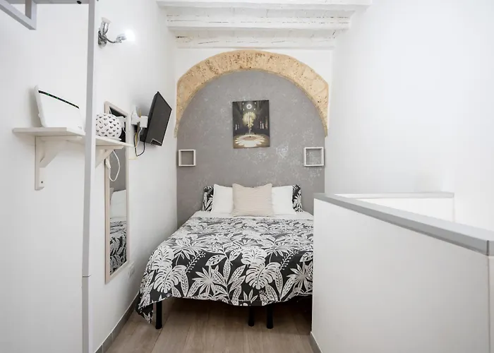 Dimora Il Solstizio - Sanctuary Where Light Meets מלון דירות בארי