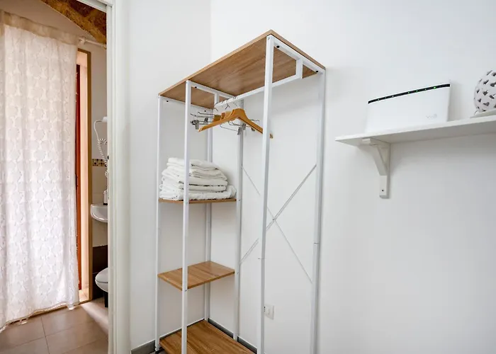 Dimora Il Solstizio - Sanctuary Where Light Meets מלון דירות 3*